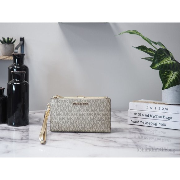 NEW Michael Kors Jet Set Travel Wrist Double Zip Wallet Pale Gold PVC Leather L - Picture 1 of 10